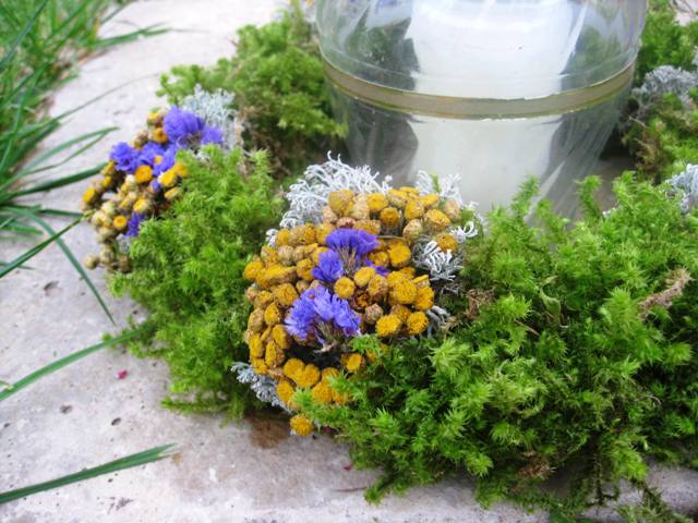 wreath for grave maintenance